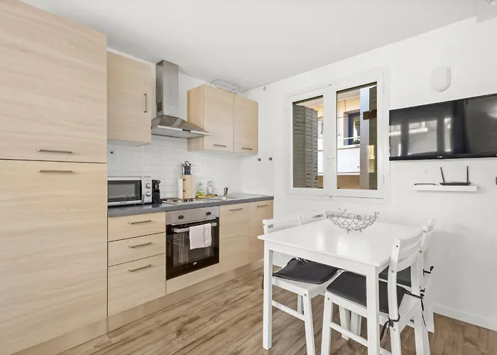 Close From Palais Des Congres * 戛纳